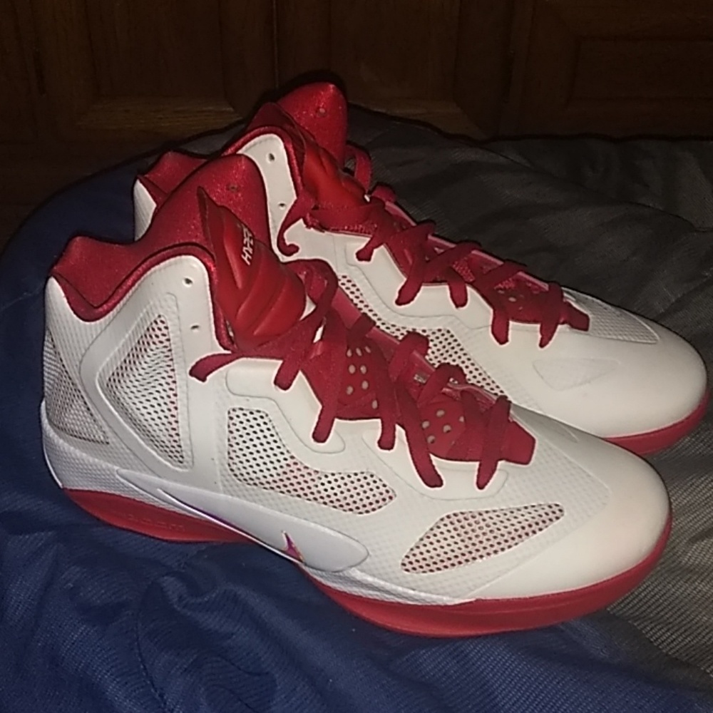 Nike hyperfuse size 12 men's